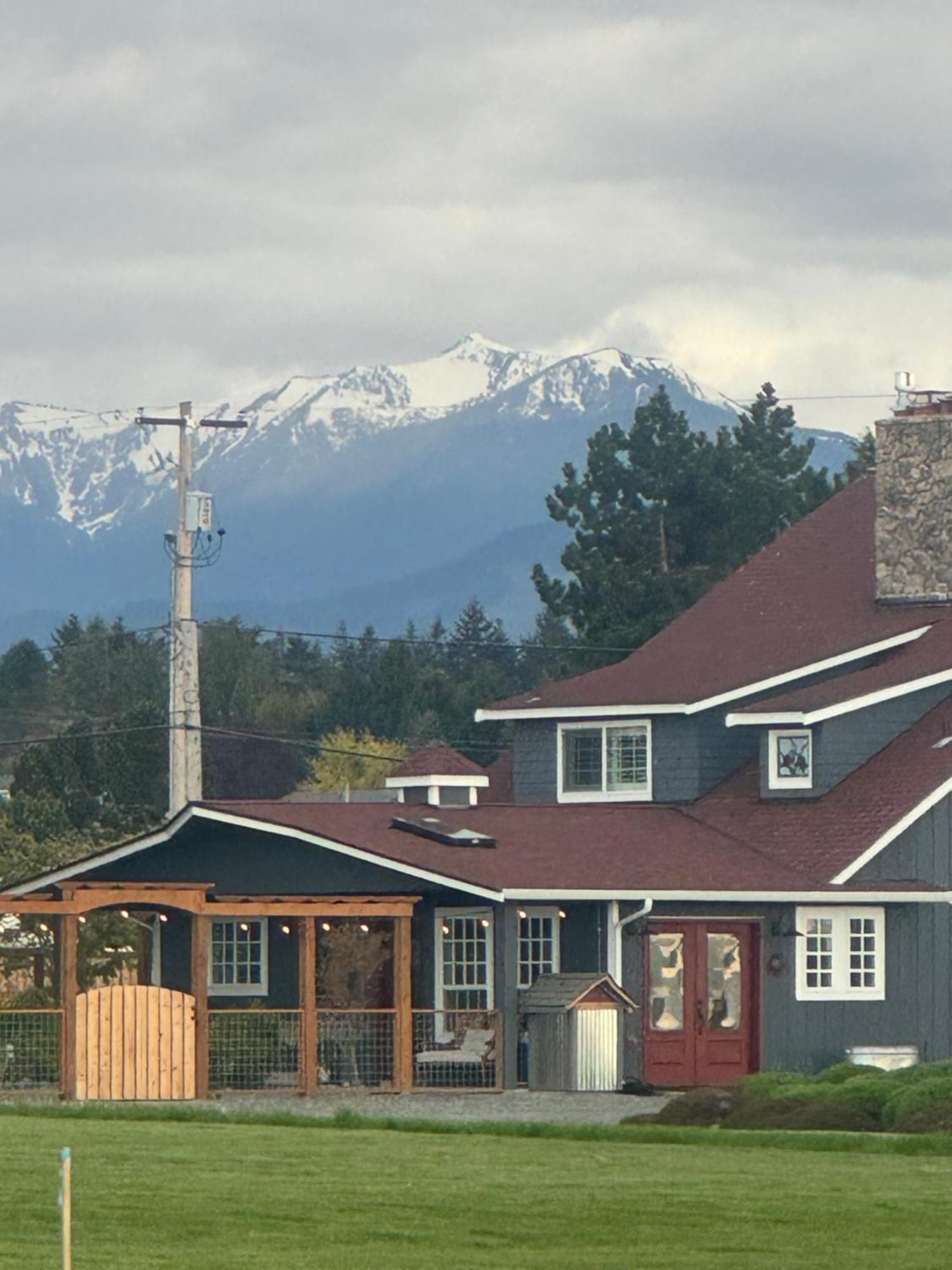 Villa Dungeness Barn House at Two Crows Farm Sequim Exterior foto